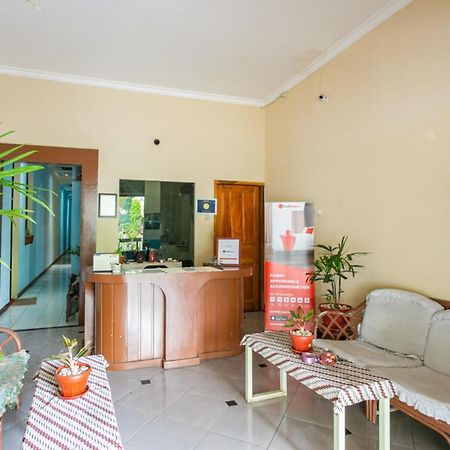 Reddoorz Syariah @ Sakinah Guesthouse Sragen Kültér fotó