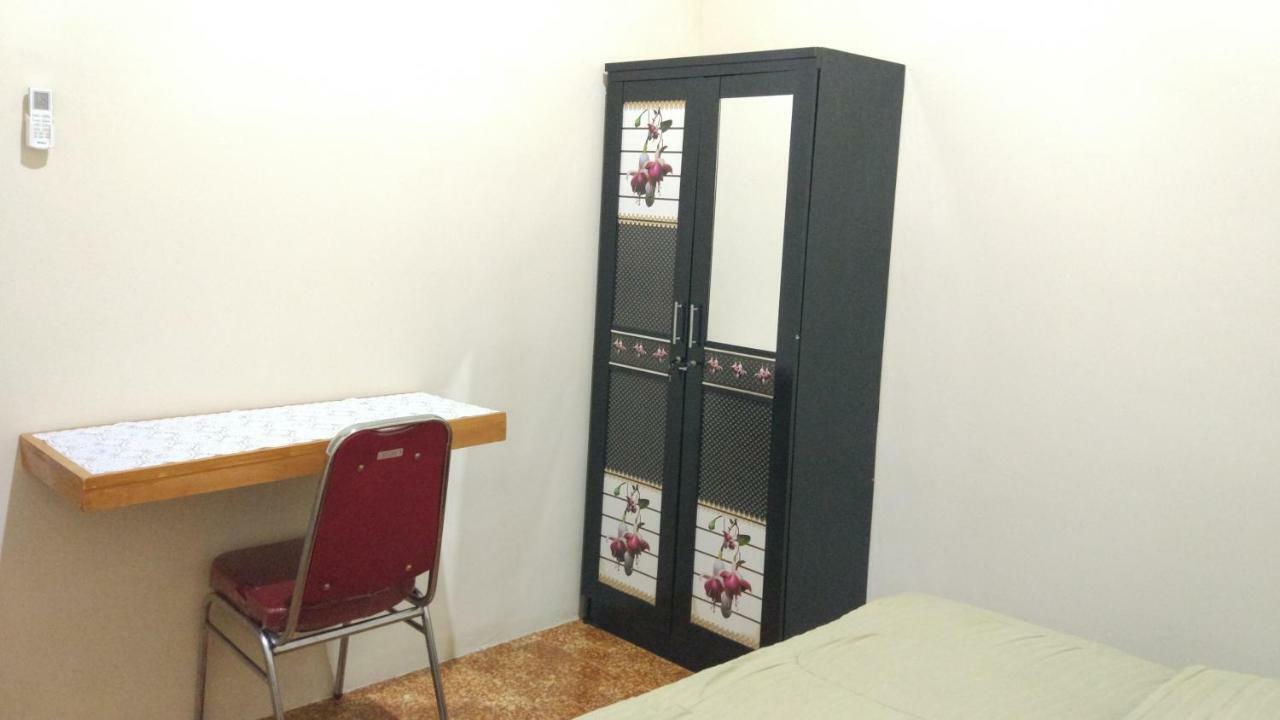 Reddoorz Syariah @ Sakinah Guesthouse Sragen Kültér fotó