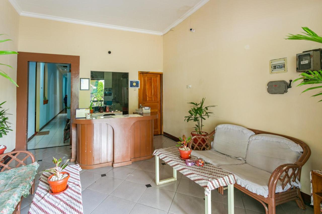 Reddoorz Syariah @ Sakinah Guesthouse Sragen Kültér fotó