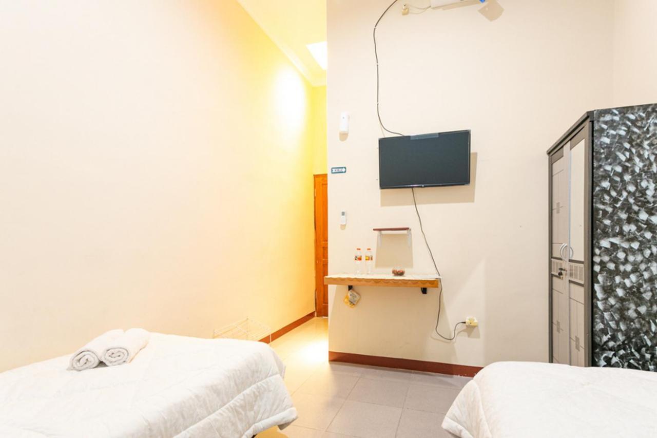 Reddoorz Syariah @ Sakinah Guesthouse Sragen Kültér fotó