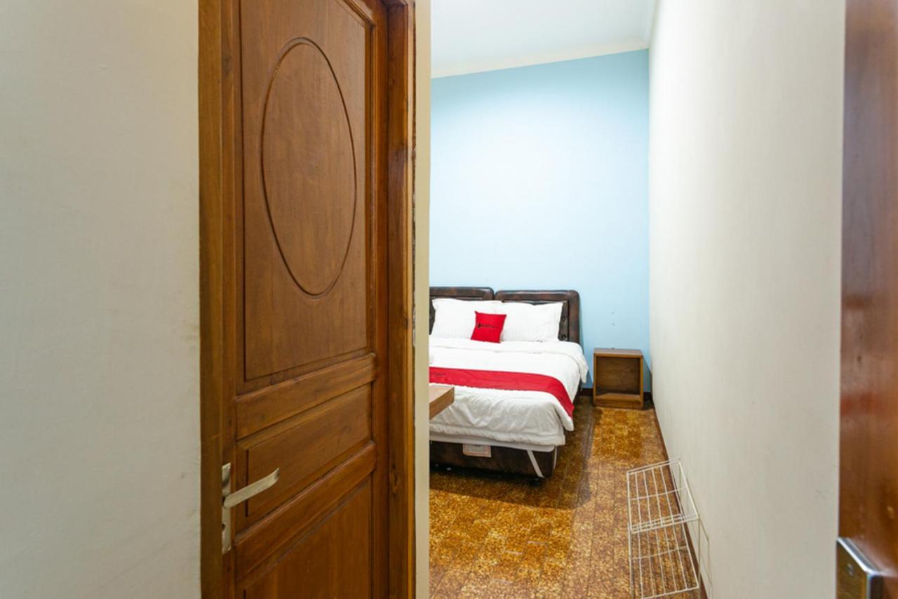 Reddoorz Syariah @ Sakinah Guesthouse Sragen Kültér fotó