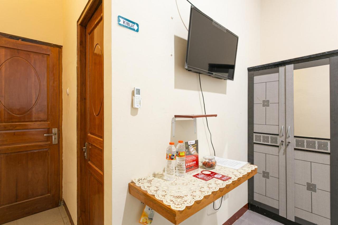 Reddoorz Syariah @ Sakinah Guesthouse Sragen Kültér fotó